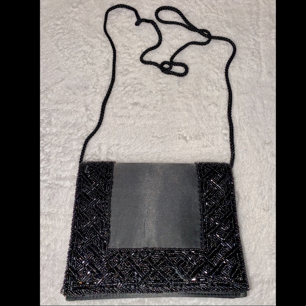 All around black beaded square bag with strap!👍😊